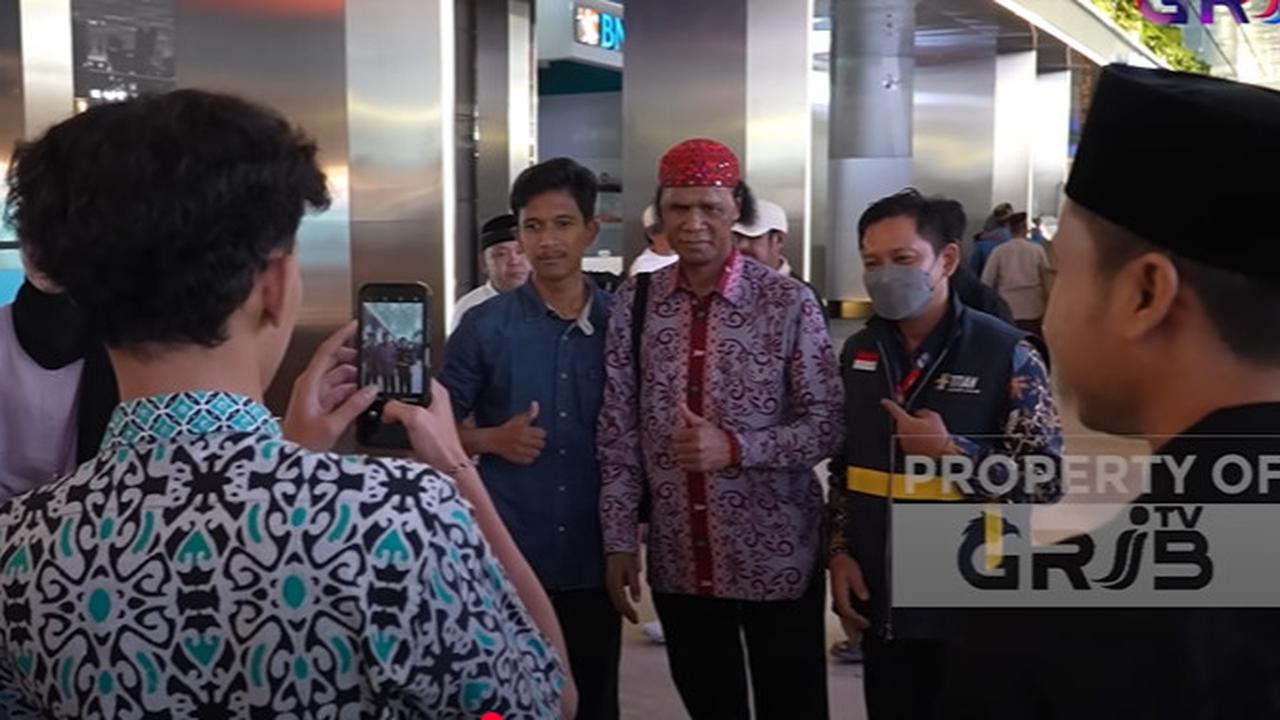 Salut, Hercules Ajak Keluarga Umrah di Bulan Suci Ramadan di Bandara Banyak yang Minta Foto
