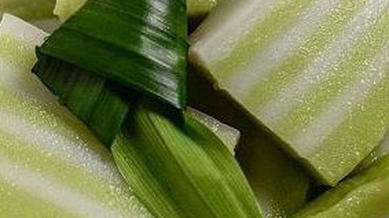 Kue Lapis Kukus Pandan yang Lembut dan Kenyal