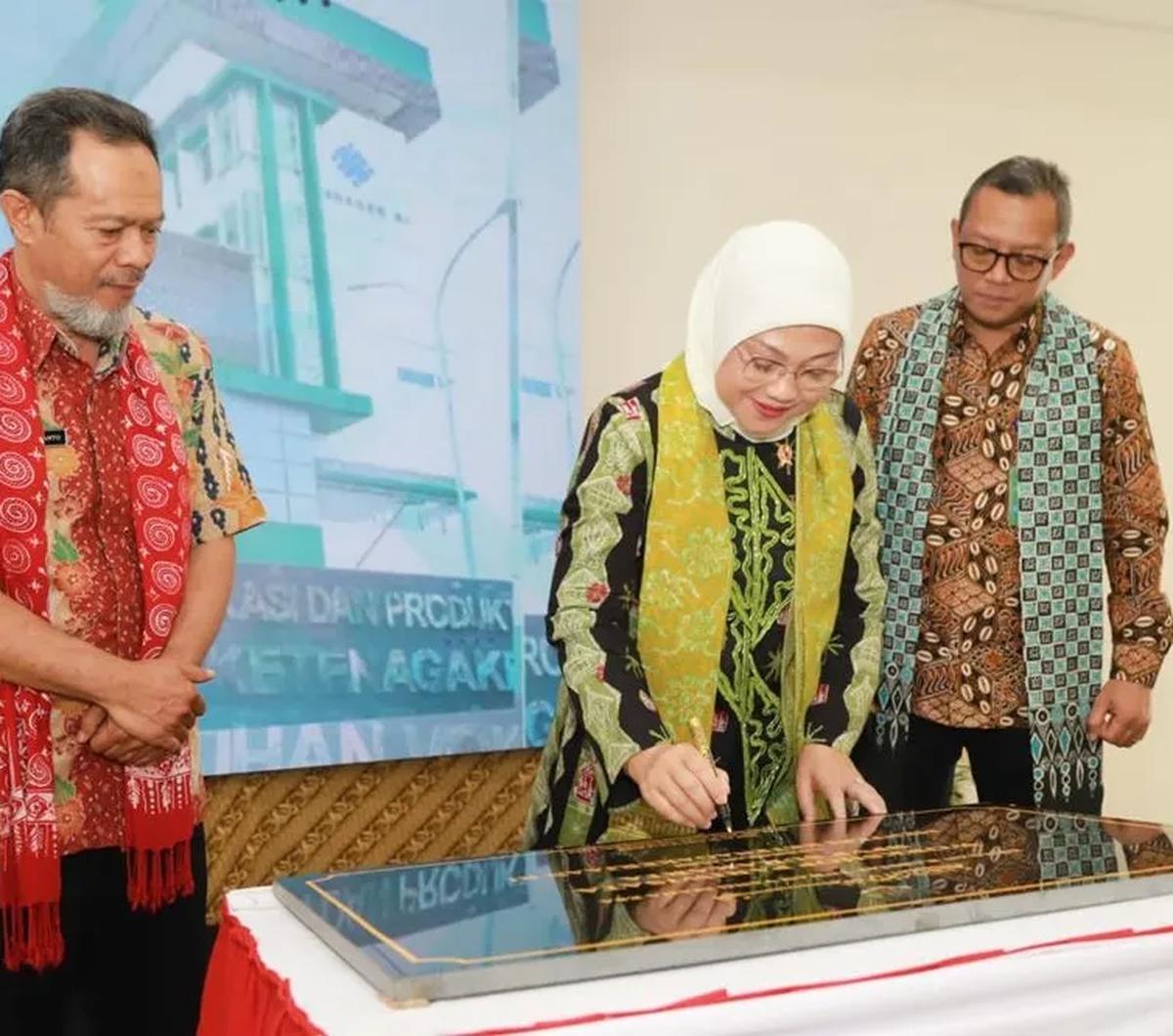 Penyerapan aspirasi ini dilakukan untuk melakukan revisi terhadap Peraturan Pemerintah (PP) Nomor 36 Tahun 2021 tentang Pengupahan.&nbsp;<br>