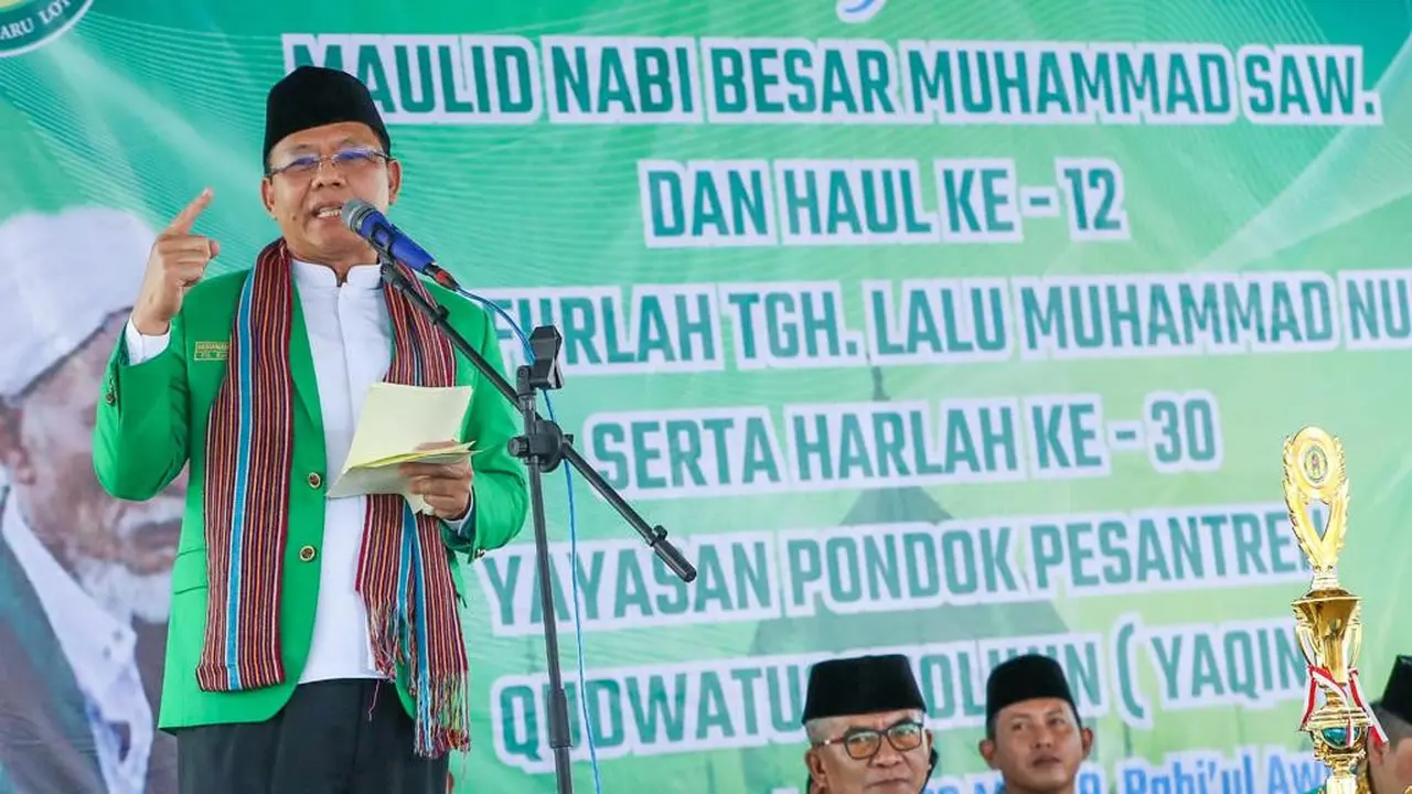 Plt Ketua Umum Partai Persatuan Pembangunan (PPP) Muhamad Mardiono bersama kader PPP di Nusa Tenggara Barat (NTB) menghadiri peringatan Haul TGH Lalu Muhammad Nuh yang ke-12 sekaligus Harlah Yayasan Ponpes Qudwatussholihin ke-30, di Lombok Timur, NTB (Ist