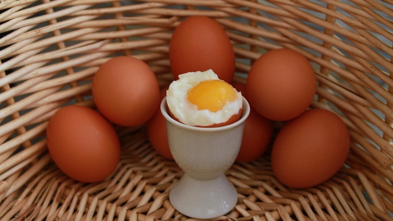 cara membuat telur setengah matang