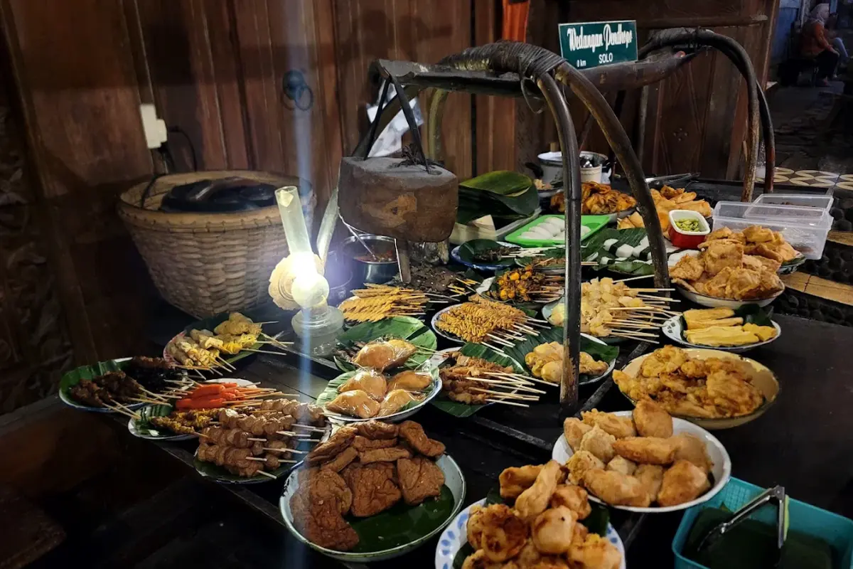 Rekomendasi angkringan di Solo (Foto: Google Maps/Hnf mtq)
