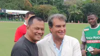Mantan Presiden Barcelona, Joan Laporta memuji sepak bola Indonesia saat menghadiri HUT Kopassus di Jakarta. (Bola.com