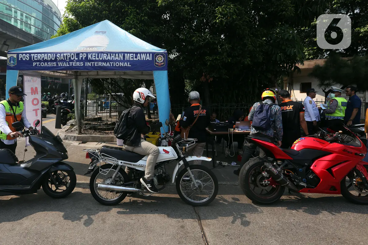 Uji Coba Tilang Uji Emisi
