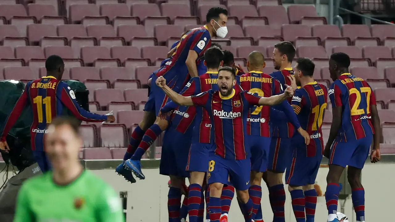 FOTO: Tak Terpengaruh Barcagate, Barcelona Menang Dramatis 3-0 atas Sevilla dan Lolos ke Final - Tim Barcelona