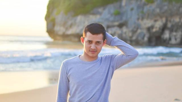 7 Potret Briptu Nabhani Akbar, Polisi yang Ajari Ngaji Anak-Anak di Sudan