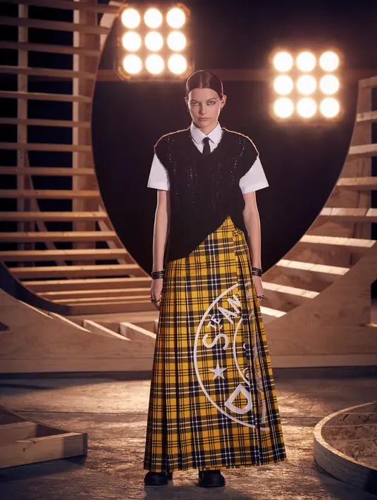 Catherine Dior merupakan saudara perempuan dari desainer Legendaris, Christian Dior. Dalam buku Miss Dior: A Story of Courage and Couture, penulis Justine Picardie mengeksplorasi kisah Catherine Dior yang terkadang terlupakan. (Dok/Dior).