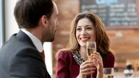 10 Sikap yang Membuat Kencan Pertama Berlanjut Jadi Cinta