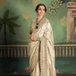 Nita Ambani, istri orang terkaya di Asia dan India, Mukesh Ambani terlihat mengenakan perhiasan menakjubkan saat pesta prewedding putranya, Anant Ambani. (Instagram/manishmalhotra05)