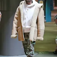 Kanye West tampil dengan rambut baru. (Foto: Dailymail)