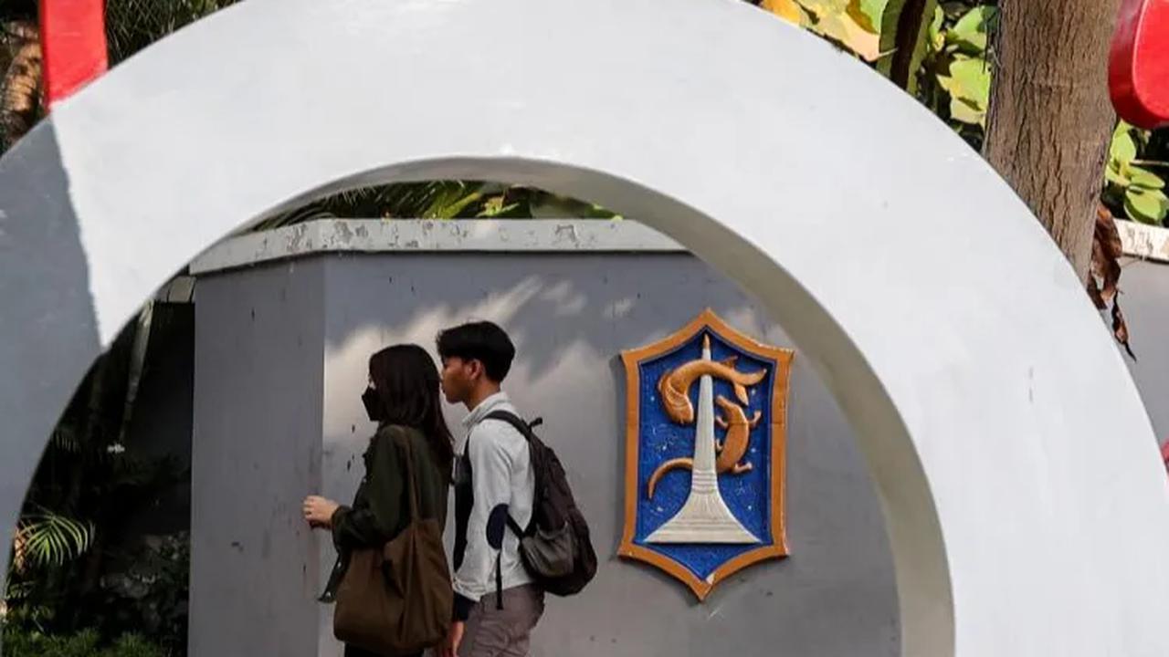 Namun, tak sedikit pula aktivitas yang berlangsung di tempat tersebut.