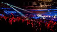 iKON, fans  yang antusias mendukung iKON (Facebook/YGEntertainment)