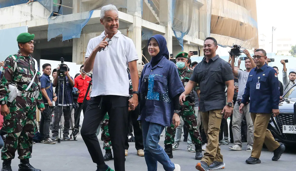 Terihat istri Ganjar, Siti Atiqoh Supriyanti, turut mendampingi. (Liputan6.com/Herman Zakharia)