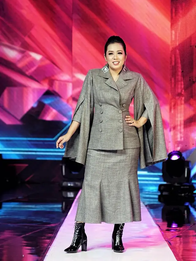 Inspirasi Blazer ala Soimah (Foto: Instagram @showimah)