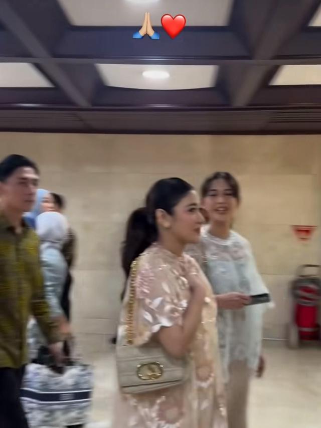 Naysila dan Nana Mirdad