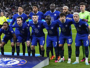 Sebelas pemain Chelsea melakukan sesi pemotretan sebelum pertandingan perempat final leg pertama Liga Champions melawan Real Madrid yang berlangsung di Santiago Bernabeu, Rabu (12/4/2023). (AP Photo/Manu Fernandez)