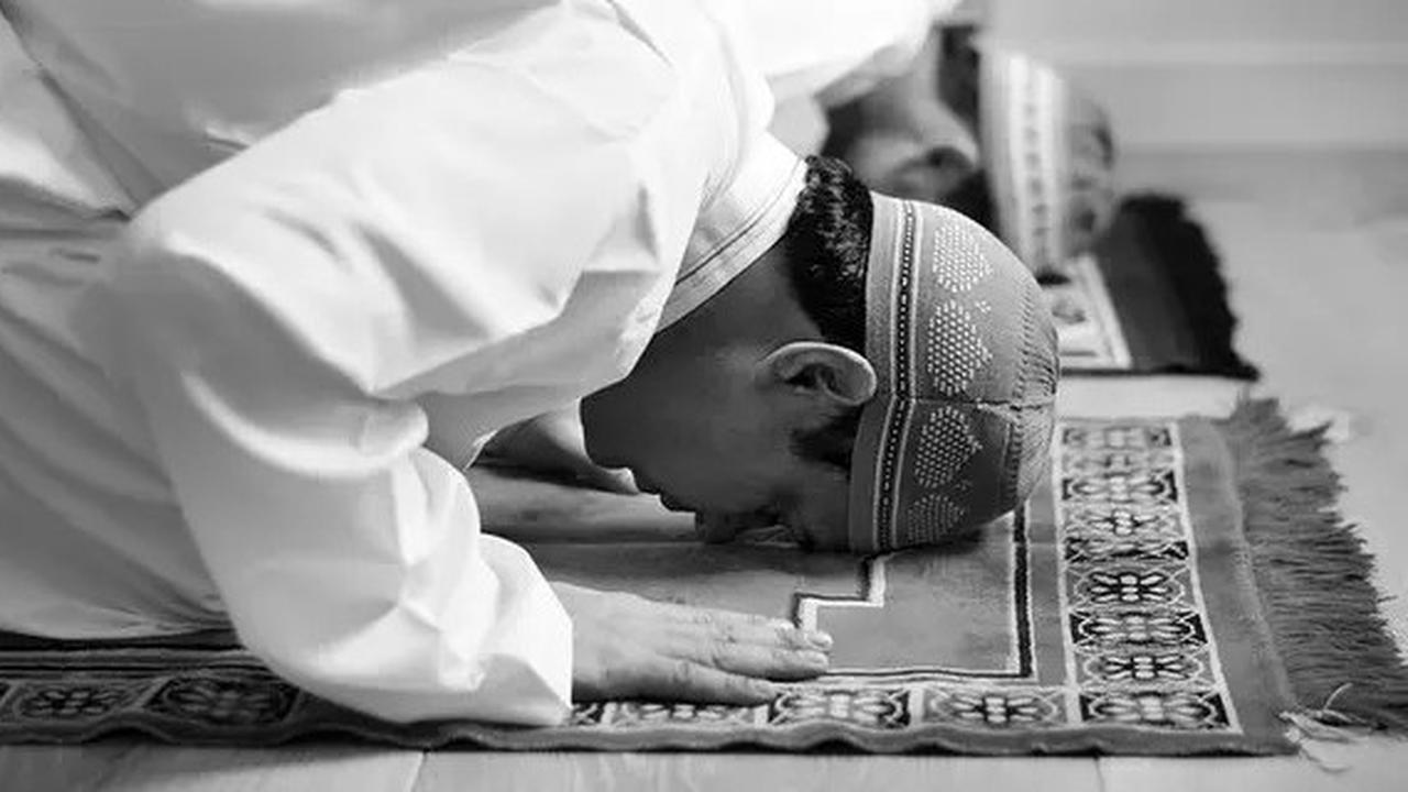Manfaat Gerakan Sujud dalam Sholat, Bawa Efek Luar Biasa bagi Kesehatan Otak