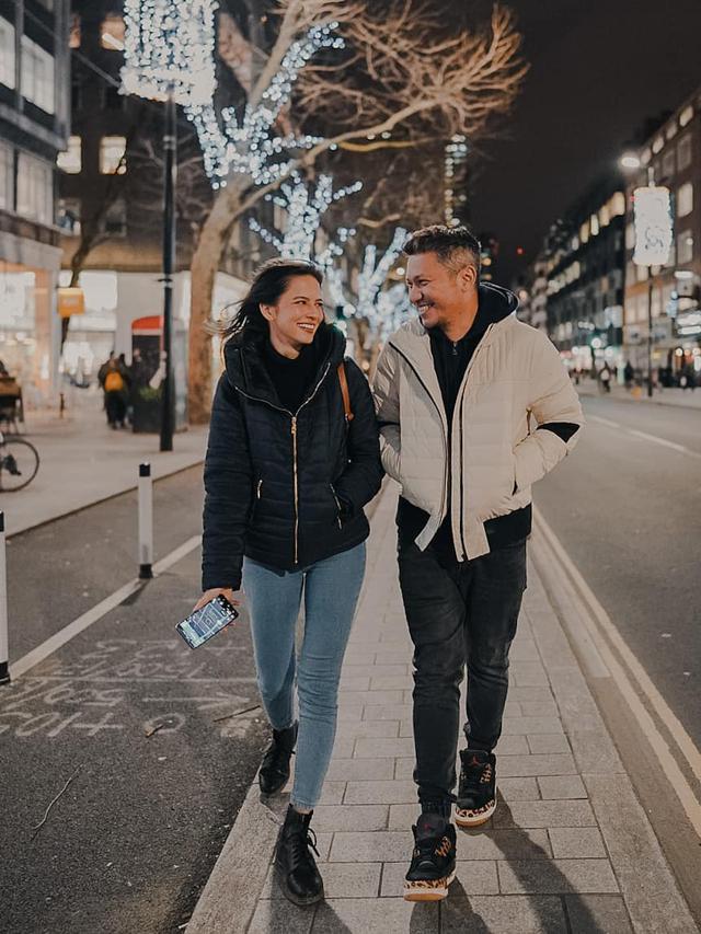 Dikabarkan Melamar Awal Maret, Ini 6 Momen Kebersamaan Gading Marten dan Juria Hartmans