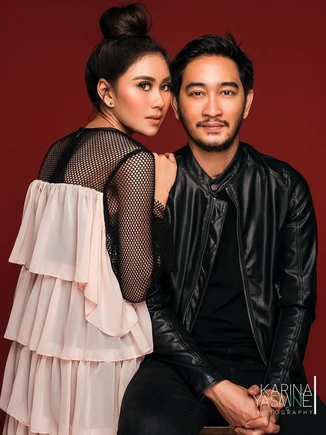 Adik Raffi Ahmad Baru Tunangan, Ini Gaya Seru Syahnaz & Pasangan