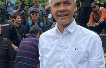 Simbol Kepal Ganjar saat Tiba di IKN