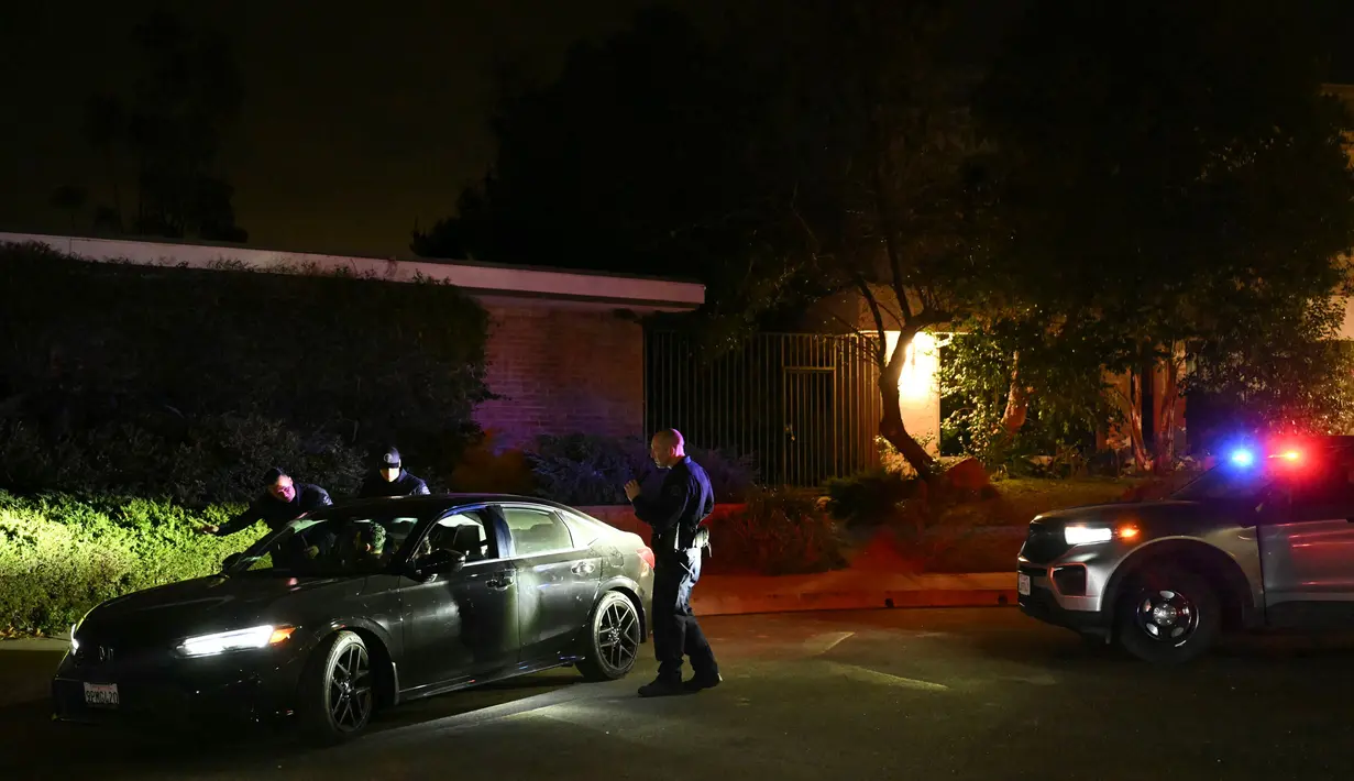 Diketahui, jumlah korban jiwa pada kebakaran di sebagian wilayah Los Angeles bertambah menjadi 11 kematian. Jumlah ini diperkirakan bisa meningkat. (Patrick T. Fallon/AFP)