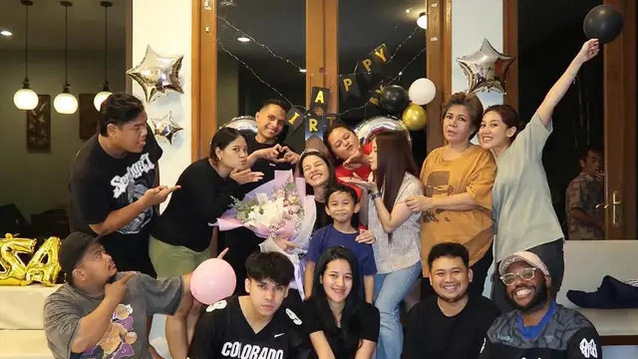 6 Potret Susan Sameh Rayakan Ultah Perdana Bareng Suami, Bahagianya Berlipat