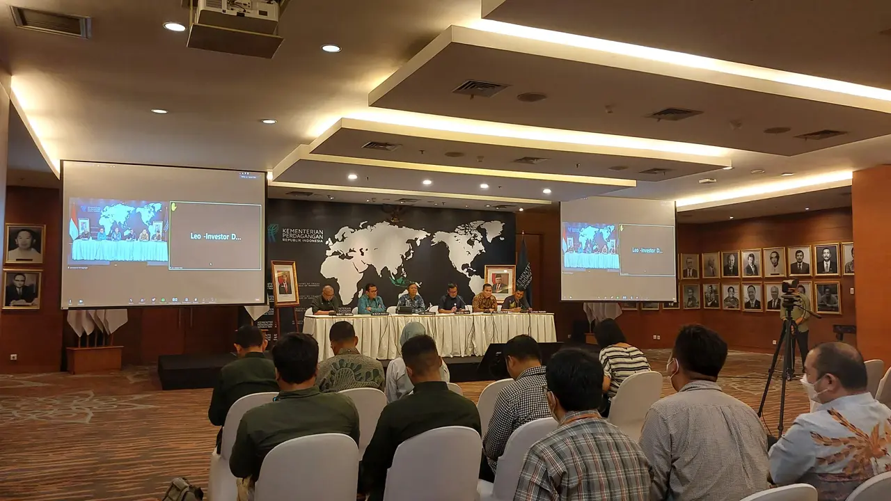Kepala Badan Kebijakan Perdagangan Kementerian Perdagangan Kasan dalam Media Briefing di Kantor Kemendag, Kamis (27/4/2023). Pemerintah kembali menurunkan kewajiban pasokan minyak goreng ke dalam negeri jadi 300 ribu ton per bulan.
