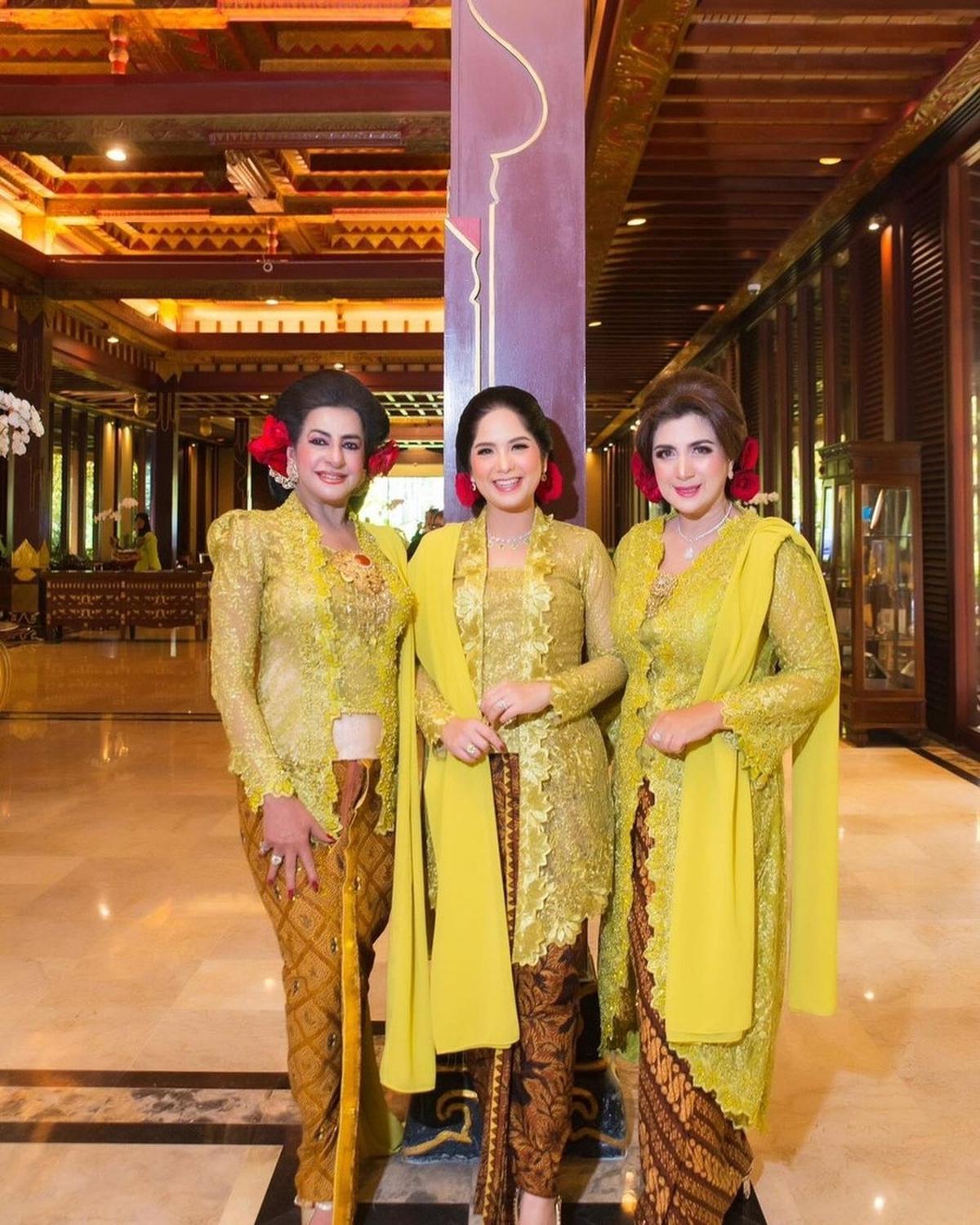 Tampil Bekebaya Bak Model
