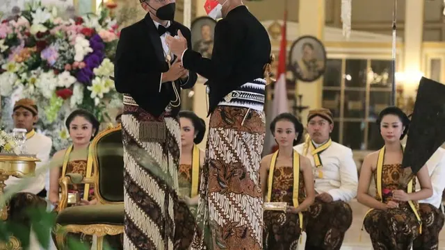 GPH Bhre Cakrahutomo dan Ganjar Pranowo. (Foto: Dok. Instagram @ganjar_pranowo)