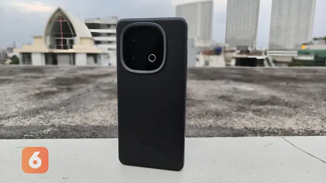 <p>Tampilan iQOO 13 yang siap hadir untuk pasar Indonesia. (Liputan6.com/Agustinus M. Damar)</p>