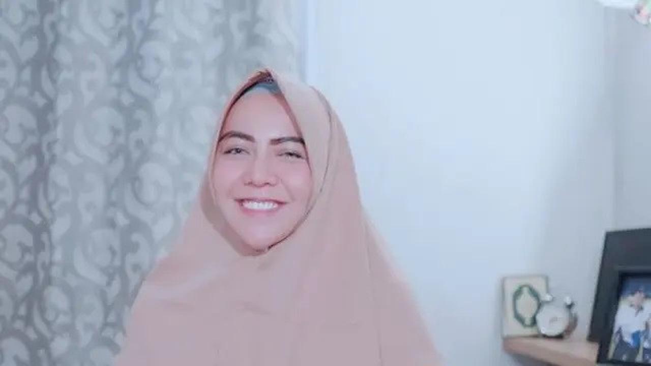 Siapa Ratu Rizky Nabila? Bagaimana Profil Ratu Rizky Nabila, Sosok Aktris yang Kini Berhijab dan Ngaku Pernah Pindah Agama serta Kena Kanker Tiroid (Sumber: Instagram/raturn)
