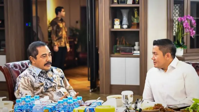 Sekretar kabineta in minister za imigracijo in pravosodje sta okrepila koordinacijo javnih storitev