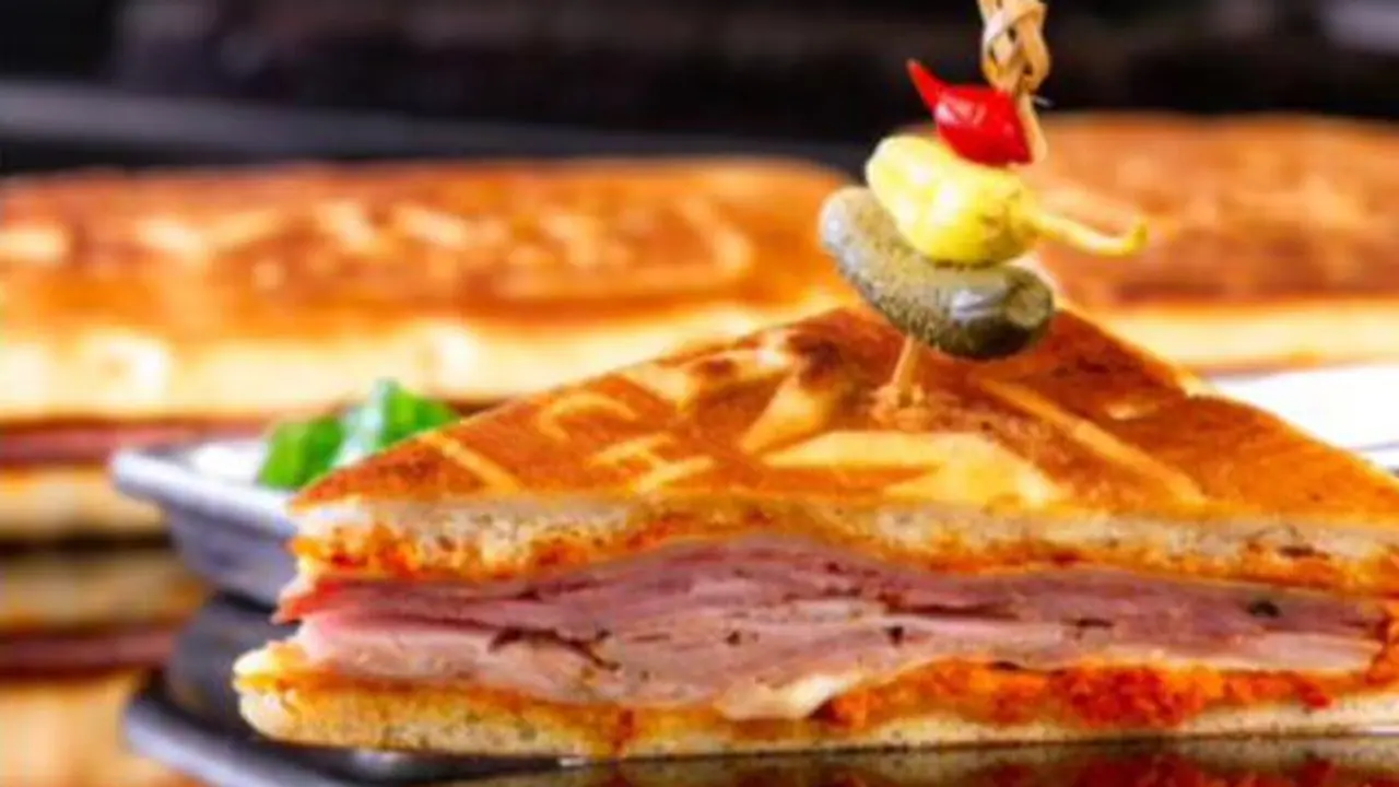 Disneyland California Jual Sandwich Termahal Seharga Rp1,4 Juta Jelang Pembukaan Kampus Avengers