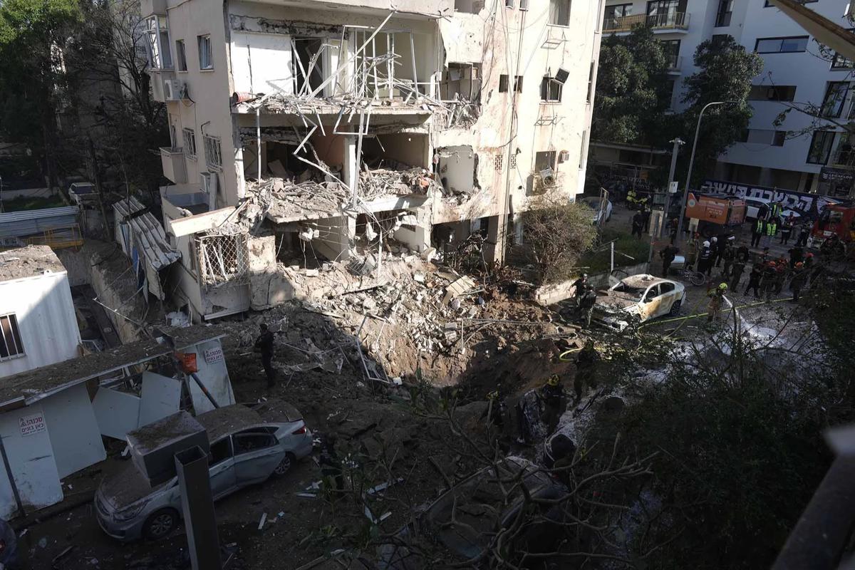 FOTO: Serangan Rudal Iran Kembali Guncang Tel Aviv