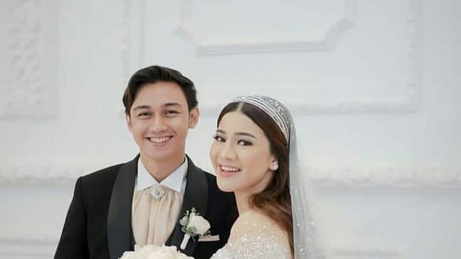 Deretan pasangan selebriti Tanah Air yang menikah usai pacaran lebih dari 7 tahun. (Sumber: Instagram/@felito_daily)