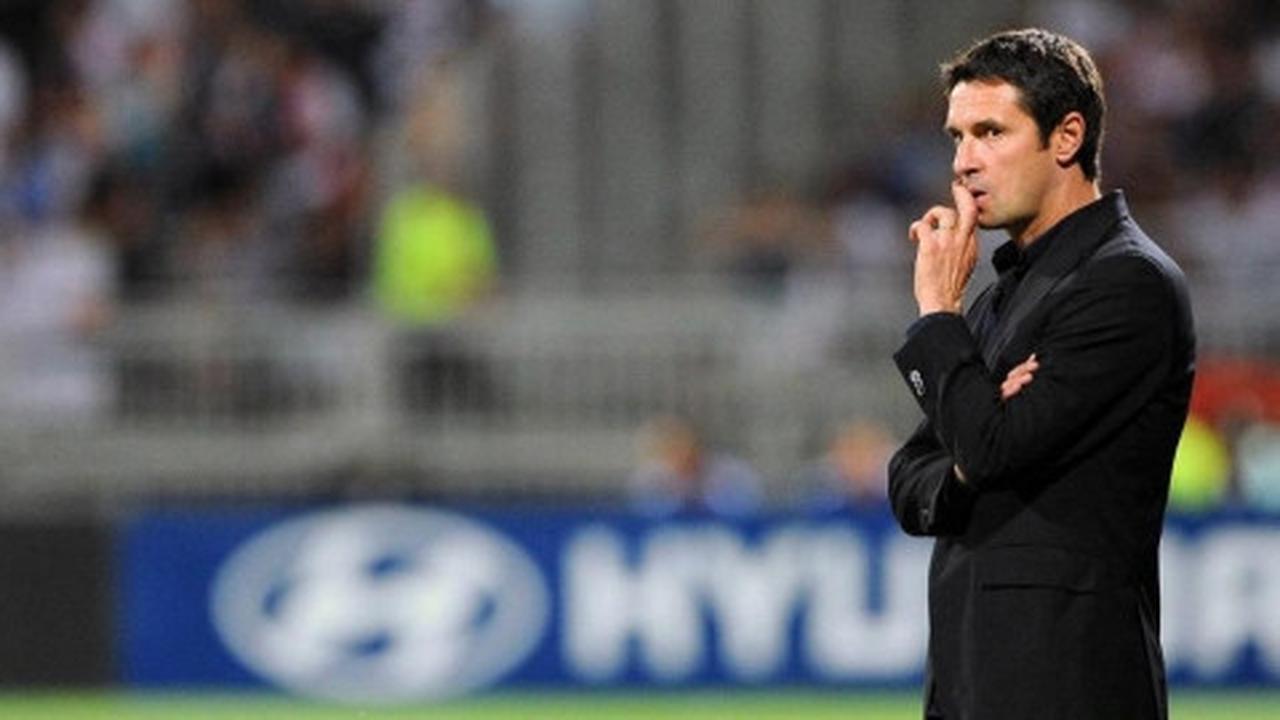 Remi Garde sepakati kontrak tiga setengah tahun bersama Villa