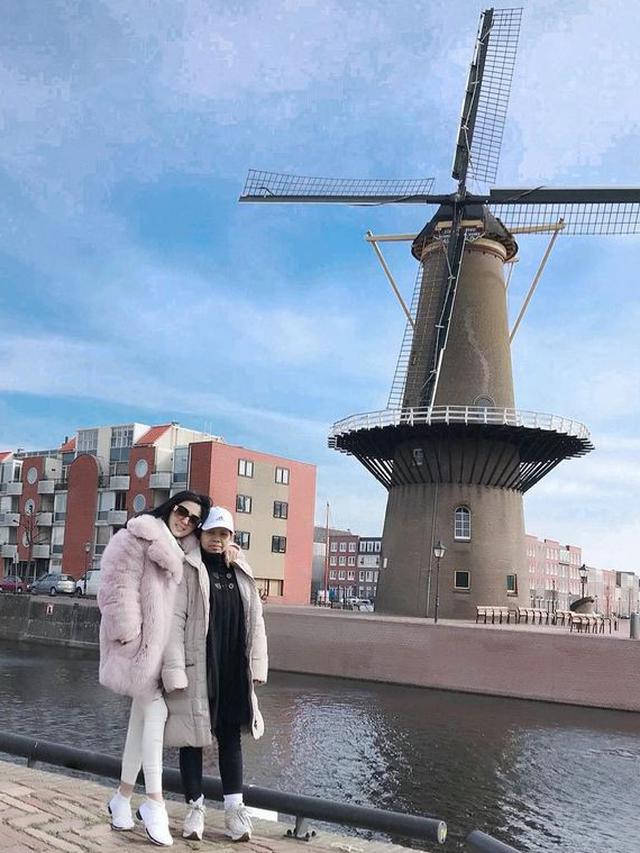 Potret keakraban seleb Tanah Air dan ART-nya