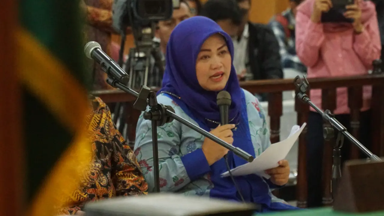 Bupati Neneng Hasanah