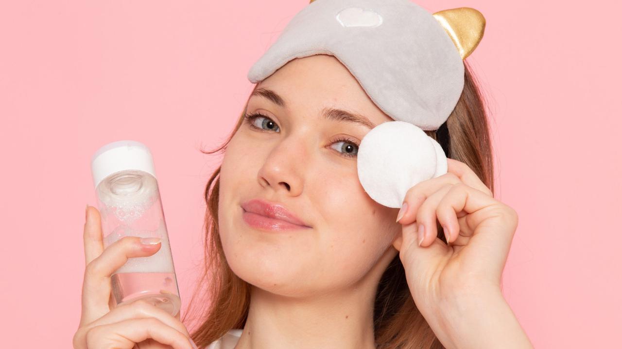 Pakai Micellar Water Dulu atau Cuci Muka? Urutan Membersihkan Wajah yang Benar!