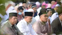 Ketua Umum Partai Amanat Nasional (PAN) Zulkifli Hasan melaksanakan shalat Idul Adha di Masjid Al Husna, Komplek Cipinang Indah, Jakarta Timur, Kamis, (29/6/2023) (Istimewa)