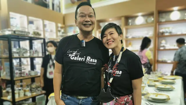 Brand Ambassador Vicenza yaitu Chef Rudy Choirudin dan perwakilan dari Brand Vicenza Hanny sebagai General Manager 