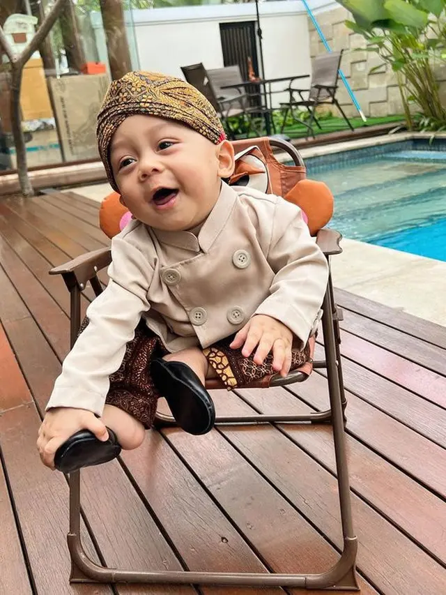 Baby L, anak Lesi dan Billar (Instagram.com/rizkybillar/lestykejora)
