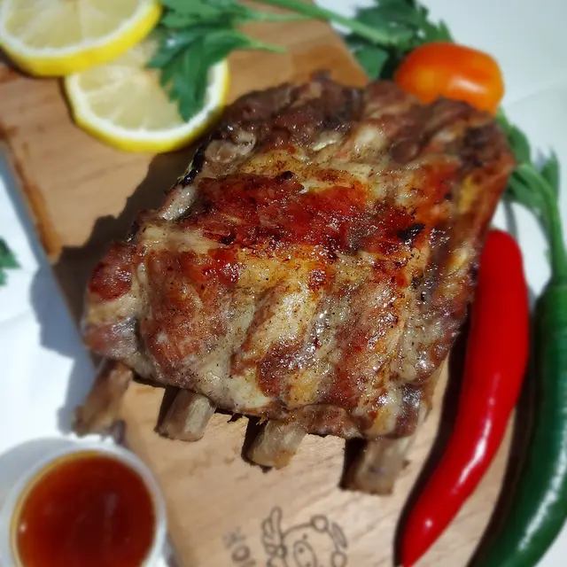 Menu Iga Babi Panggang HolyPig