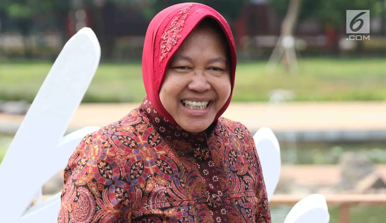 Wali Kota Surabaya Tri Rismaharini saat peluncuran gerakan Jaga Bhumi periode ke-2 di Jakarta, Rabu (21/11). Gerakan ini memiliki slogan 'Kembalikan Kejayaan Alam Indonesia'. (Liputan6.com/Immanuel Antonius)