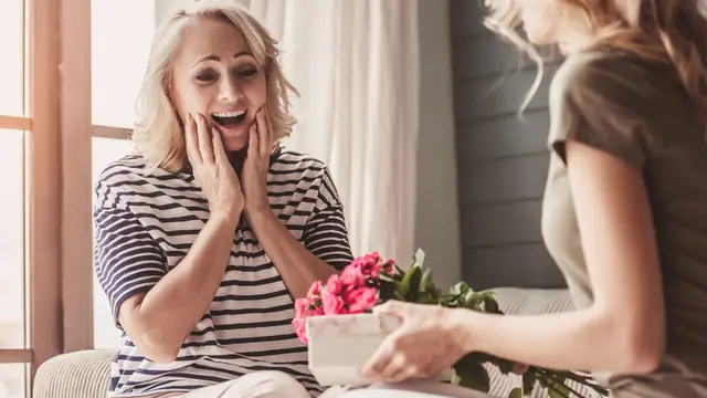 Hadiahkan Ibu Tersayang dengan Sebuah Perhiasan Berlian