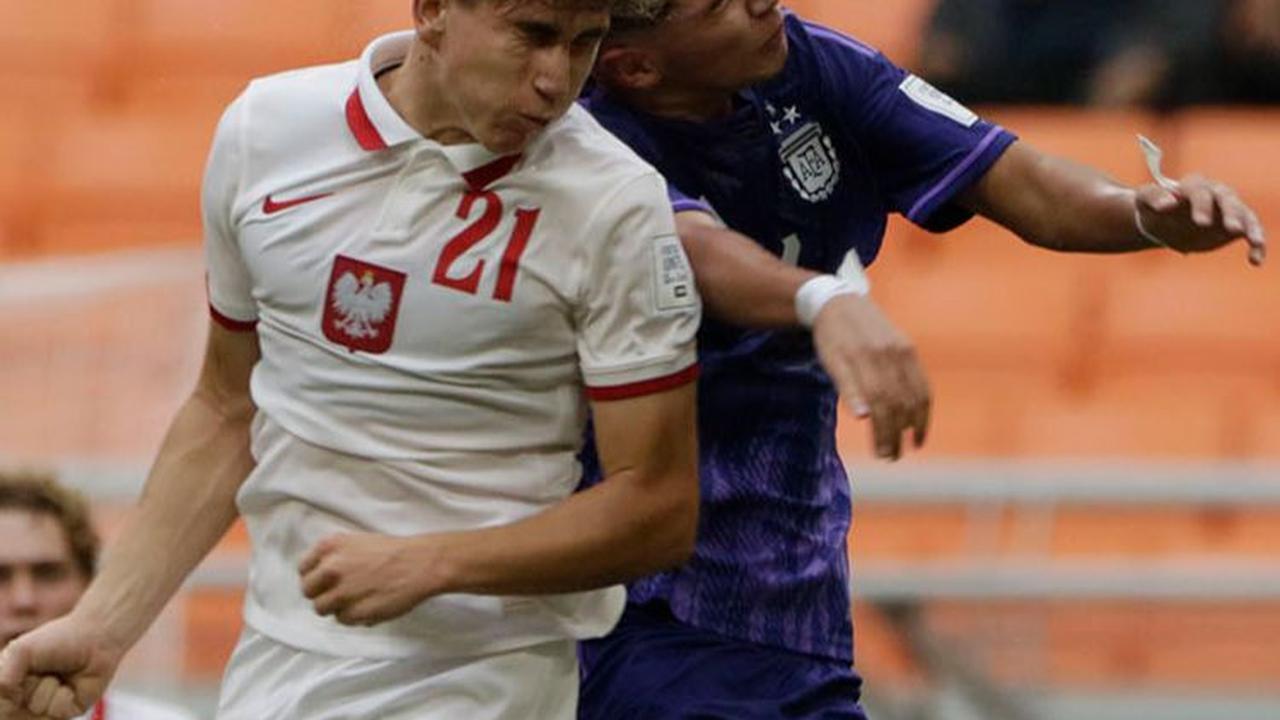Mulanya pertandingan berlangsung alot. Polandia U-17 bisa memberikan perlawanan pada Argentina U-17.<br>
