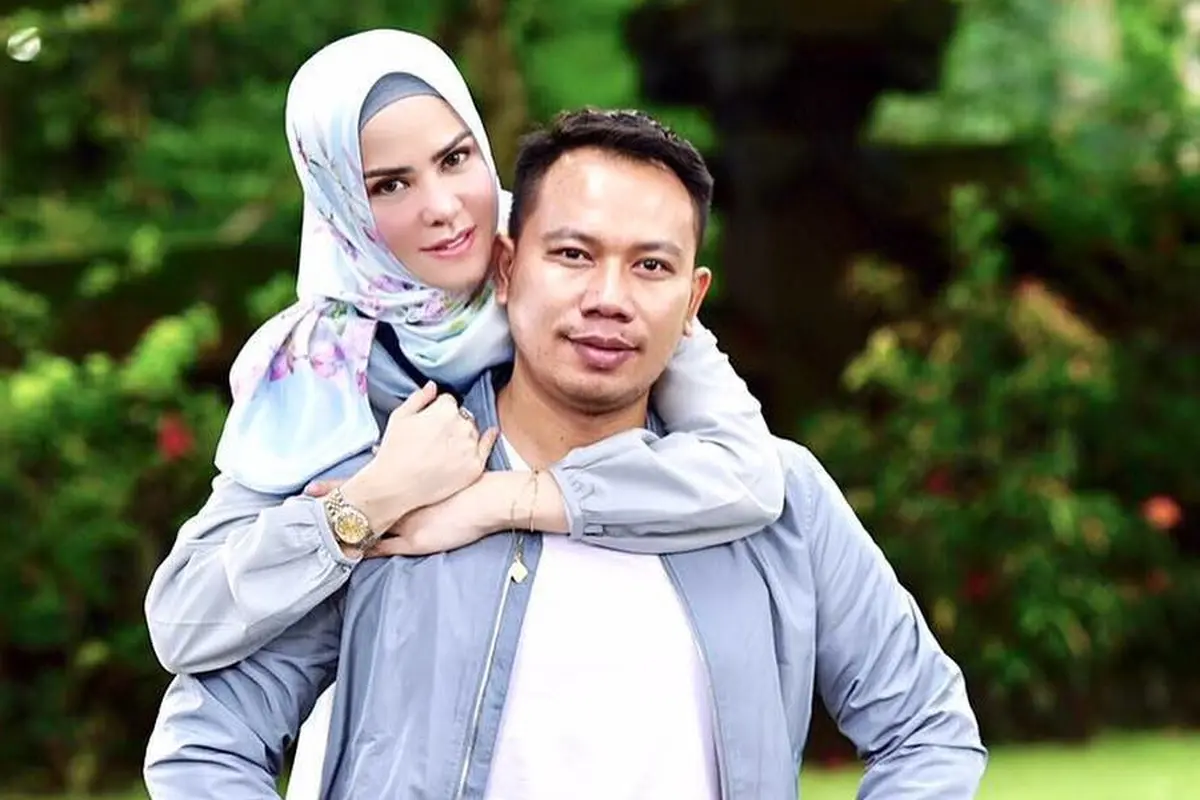 [Bintang] Vicky Prasetyo dan Angel Lelga