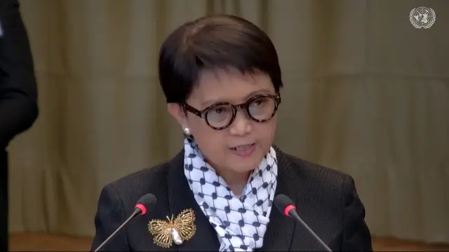 Menteri Luar Negeri RI Retno Marsudi menyampaikan pembelaan untuk rakyat Palestina di Mahkamah Internasional (ICJ) di Den Haag, Belanda pada Jumat (23/2) (ICJ)/