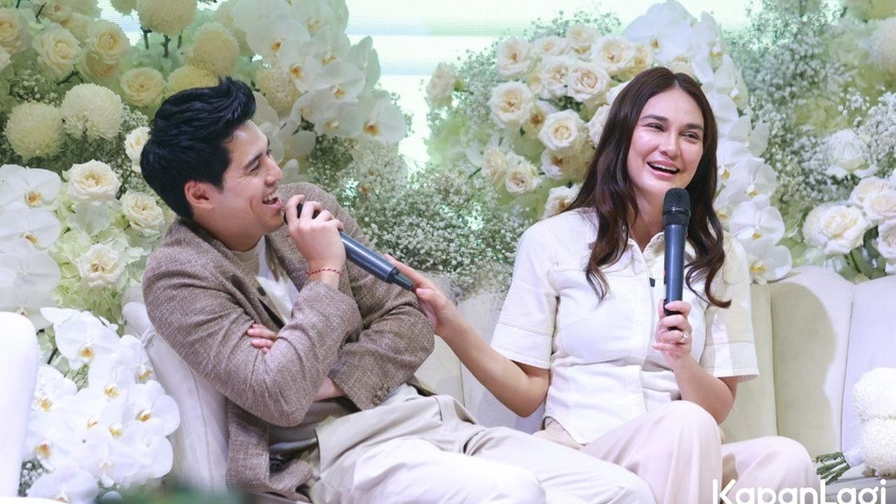Pernikahan Luna & Maxime Penuh Unsur Personal: Lukisan Ayah Luna Hingga Wajah Ibu Maxime di Kain Melukat