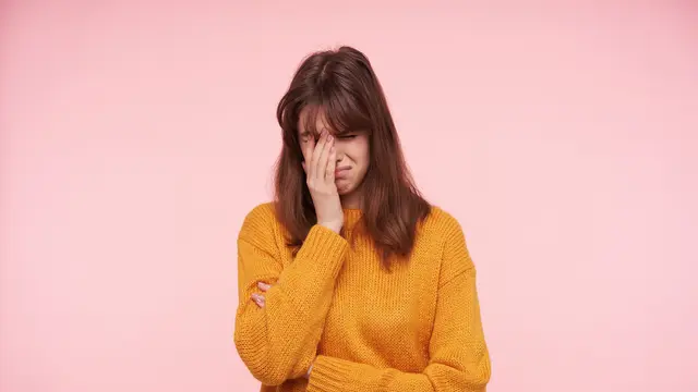 Arti Mimpi Melihat Seseorang Menangis